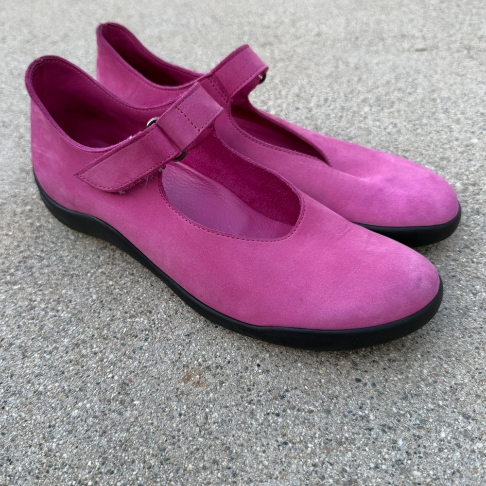 ARCHE Nubuck Leather Mary Jane flats size US 7 preloved pink career